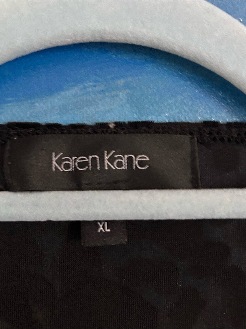 Karen Kane Black Velvet Burnout demask Print Wrap Top - Picture 4 of 5